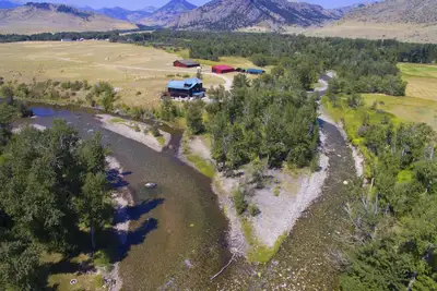 Image de Executive Cabin -1 mile Stillwater River-Caddis Cabin-Montana pĂŞche Ă la mouche