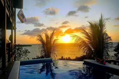 Casa Caribe Roatan-PRIVÉ 3 Acre Beach Estate w 3 lits Accueil / Piscine / Spa + Concierge