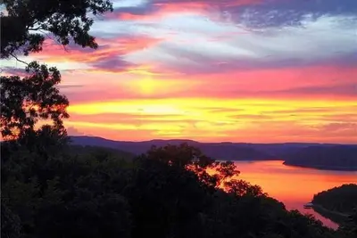 Image de Beau cadre, Amazing Sunsets, Spectacular Lake View, Lakefront propriété