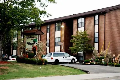Image de Condo avec piscine intérieure! ! ! 1 Chambres et2