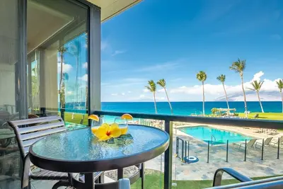 Image de Oceanod Remodeled Unit Superbe vue sur l'océan!