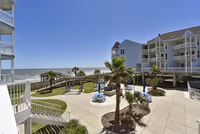 Image de Suite populaire 2110 Deux balcons privés Suite d'angle avec vue sur la piscine et le golfe