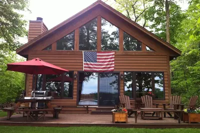 Image de Chambre pour se détendre sur le lac Big Wood avec l'option bateau ponton! Disponible toute l'année