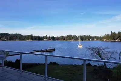 Image de Accueil Oyster Bay, situé sur Puget Sound Waterfront! (Location minimum 3 jours).