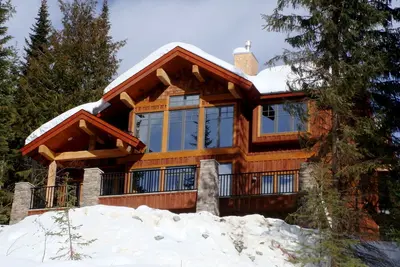 Image de Chalet de luxe haut de gamme avec vue sur la montagne