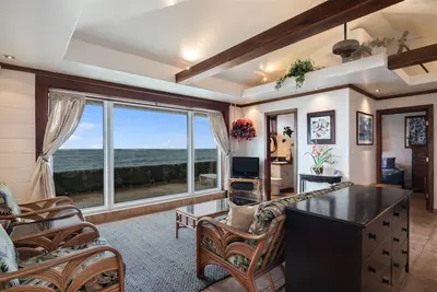 Image de Romantique Private Waterfront House w \/ Ac & Netflix