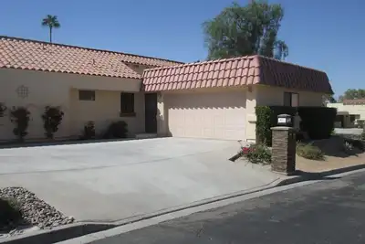 Image de Condo Palm Desert Resorter 2br / 2ba, à quelques pieds de la piscine locale, garage fermé