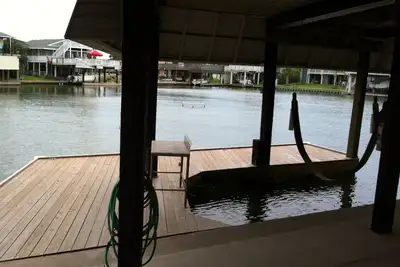 Image de 'Bayside Hideaway' Jamaica Beach Canal, pour 8 personnes, 3 salles de bain complètes Br-3