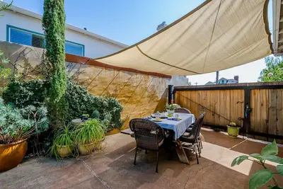 Image de Cottage Downtown avec Courtyard