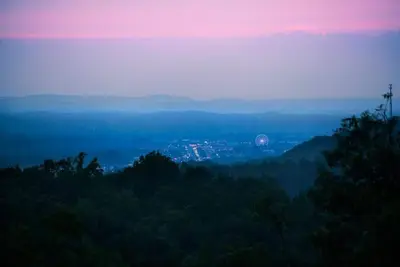 Image de Bear Lovin 'in Pigeon Forge #inoubliable 2 chambres w / Gameroom, Vues & Heart Tub!