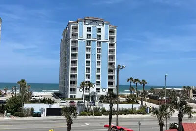 Image de Luxueux Condo Penthouse 3 chambres 2 salles de bain avec vue imprenable sur l'océan et intracostal!