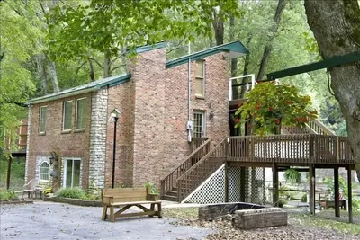 Image de Kentucky River Cottages ~ vedette sur Sweet Retraites du Puits réseau en direct!