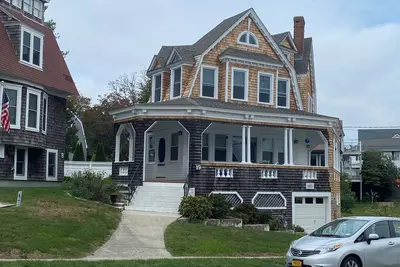 Image de Gracious, Airy New London Cottage, à quelques pas de la plage privée
