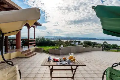 Villa Helen à 200m de la plage de Tersanas
