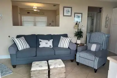 Image de Beautiful Ocean Front Condo just steps to the sand!