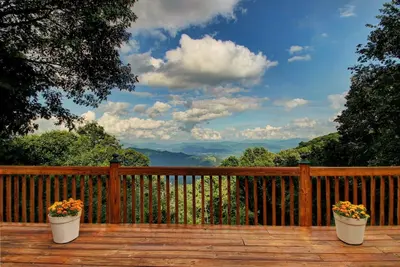 Image de Mountain Top Gated Retreat 5100 en élévation Maggie Valley Golf & CClub