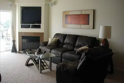 Image de Seascape: Condo de luxe Waterfront donnant sur le canal principal