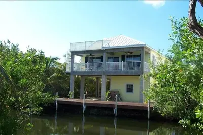 Image de Jan 2020 est maintenant ouvert! Magnifique Canal Front Home! Venez séjourner à 'Casa Key Ramrod'