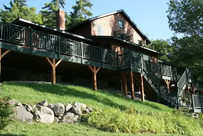Image de Spectaculaire lac Squam, Nh House avec court de tennis, quai et plage