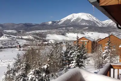 Super bien situé dans le comté de Summit, Co! Spacieux Montagne Townhome W / Great Views