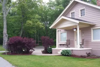 Image de The Larsen House ~ Emplacement exceptionnel près d'excellentes attractions!
