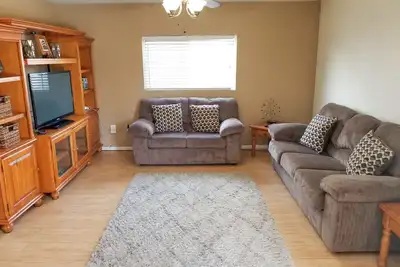 Image de Maison de cinq chambres à Cheyenne!