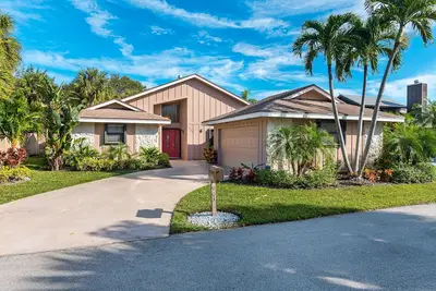 Image de Jupiter Beach House W \/ Pool - Marchez jusqu'Ă la plage et l'inlet de Jupiter