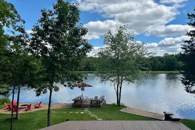 Image de Chalet 3br \/ 2Bath Innsbrook de luxe au bord du lac