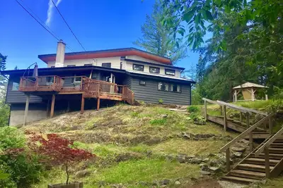 Image de Belle et spacieuse cĂ´te ouest contemporaine Cedar Heriot Bay