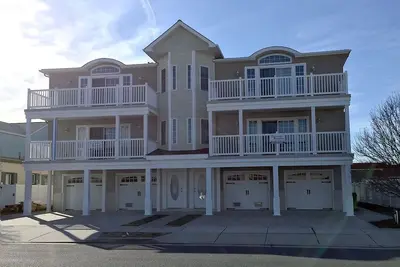 Image de Luxueux Condo De Plage Dans Le Nord De Wildwood, SITUÉ Au 1er Ave. 4br, 2ba, Dormons 12!
