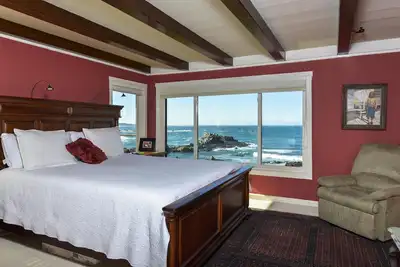 Image de Chef d'oeuvre de 6 chambres en bord de mer à Pacific Grove, Californie. À partir de 1100 $ pour 8 personnes