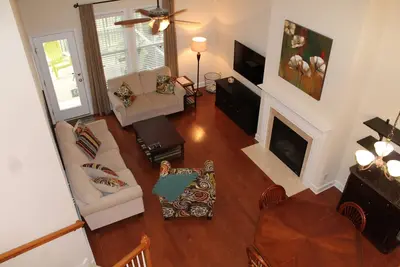 Image de Maison de ville de luxe 4br / 2. 5ba, à quelques pas du Tpc Clubhouse & Pool