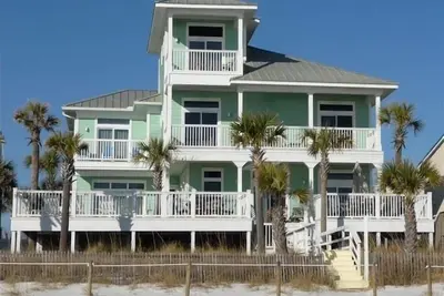 Image de Superbe Maison Front De Mer Avec Piscine PRIVÉE CHAUFFÉE Et Enveloppement Autour Des Balcons