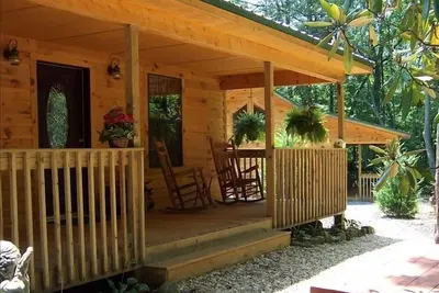 Image de Cabine confortable dans les montagnes de Géorgie du Nord (renseignez-vous sur la recharge gratuite de niveau 2 pour les véhicules électriques)