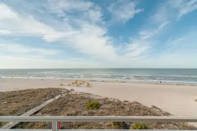 Image de * Beach Front Condo * Madeira Beach 3rd Floor Vue Impressionnante Et Emplacement *