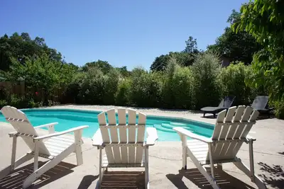 Image de Maison spacieuse avec piscine près de la place historique de Sonoma