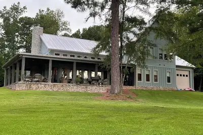 Image de BluLake Escape Lake Tuscaloosa Propriété de luxe au bord du lac