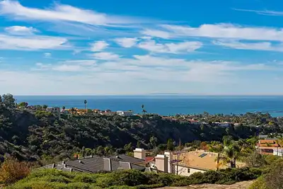 Image de Ocean View Luxury Moins d'un mile de l'océan