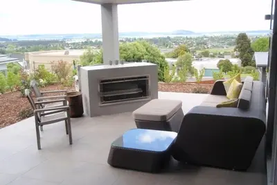 Image de Maison exécutive avec vue sur le lac