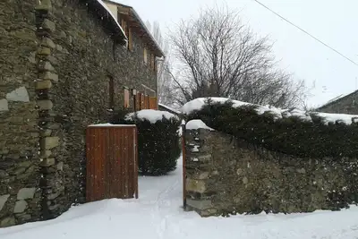 Image de Maison individuelle avec jardin privé, idéal pour les familles avec enfants