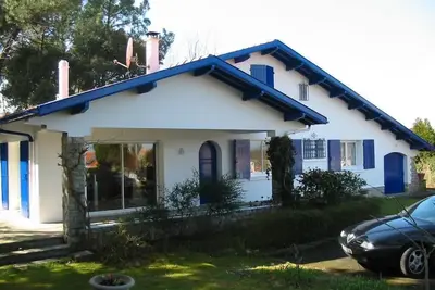 Image de Villa basco-landaise avec piscine privée à 5 mn des plages