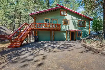Image de Grande maison privée avec poêle à bois et cheminée - près de McCall et du lac!