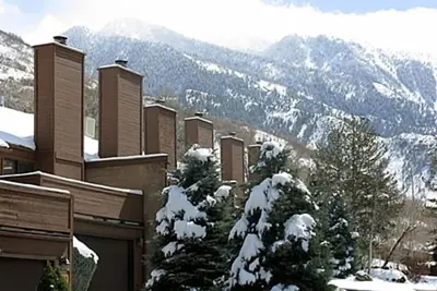 Image de Snowbird \/ Alta 5 Br - Grands tarifs d'hiver - Réservez vos dates maintenant!