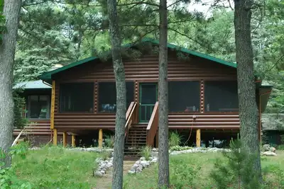 Image de Chalet calme et rustique sur le lac East Twin près de St. Helen, Michigan