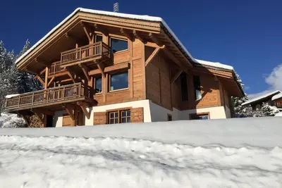 Image de Chalet sur les hauts de Combloux. Vue exceptionnelle Mont Blanc. Proche Megève