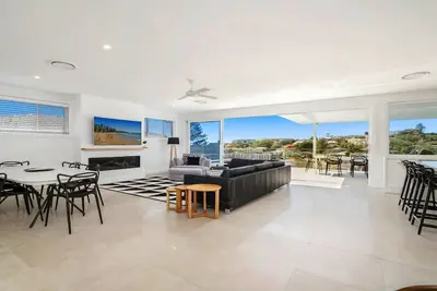 Image de Frangipani, Terrigal - Maison Neuve, Wifi, Linge Inclus