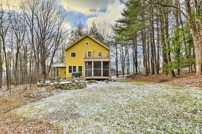 Image de Nouveau! Monterey Home w / Porch by Beach & State Parks!