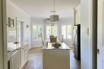 Image de Kurrajong lodge - grande maison avec une touche de luxe! Remise octobre / novembre!