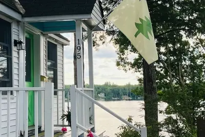 Image de Classic Maine Waterfront Cottage sur le lac des Highlands Windham / Falmouth