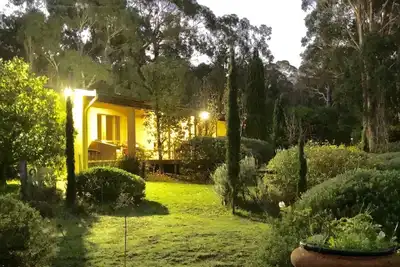 Image de Naturescape - spacious private provincial style gardens